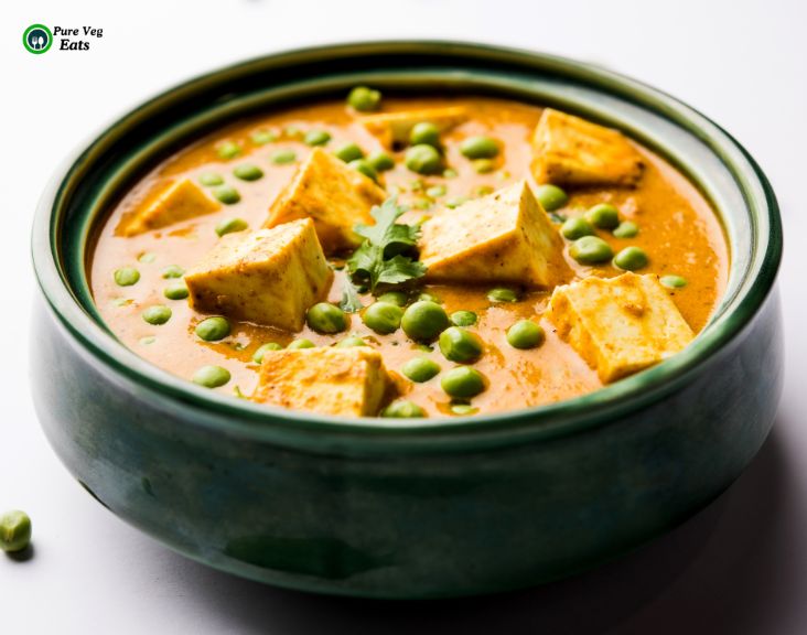 Easy Peas and Cottage Cheese Curry Recipe